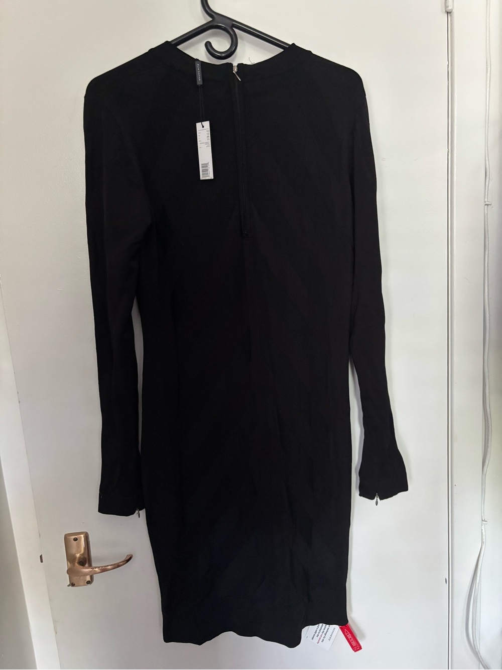 Elie Tahari. NWT. Size 8. Black Long-Sleeve Dress